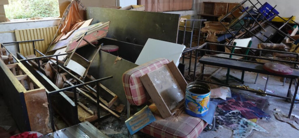 Furniture-removal-in-Pasadena-CA